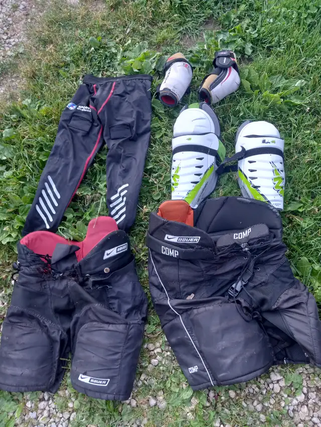 Youth hockey equipment in Hockey in Owen Sound - Image 2