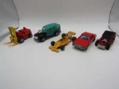 lot de 5 auto et camion hot wheels, matchbox, et yatming vintage $10.00 chacun ou offre pour le lot...