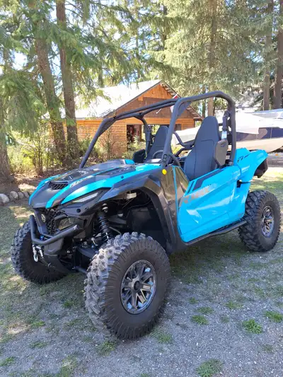 Ony 97 kilometers on this machine, 1000cc engine, has some minor body damage but overall good condit...
