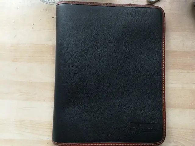 Roots large zippered leather portfolio