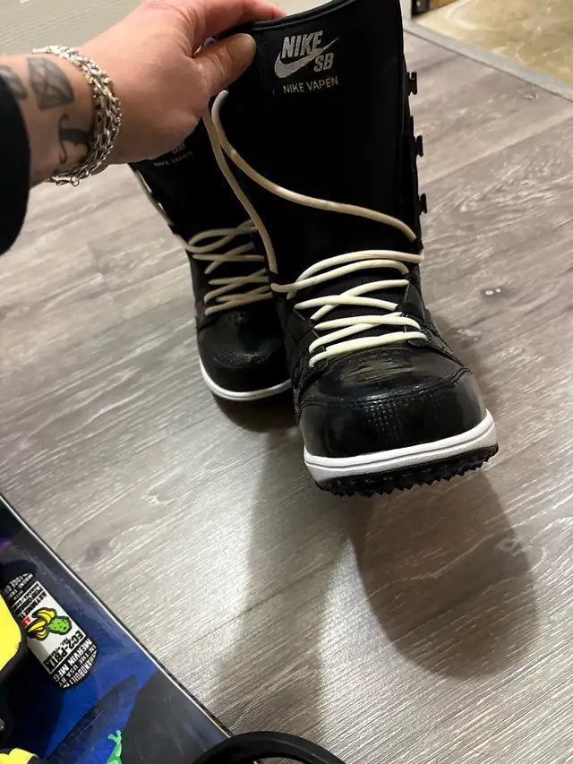 Snowboard boots in Snowboard in Calgary - Image 3