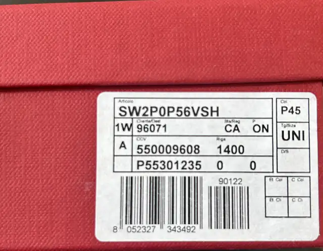 Brand new Valentino Rockstud Calfskin Pouch in Women's - Bags & Wallets in City of Toronto - Image 5