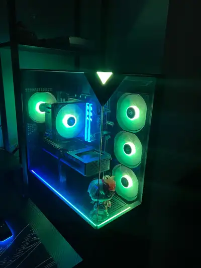 COMPUTER SET SELLING, View more