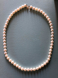 Stunning Pearl Necklace