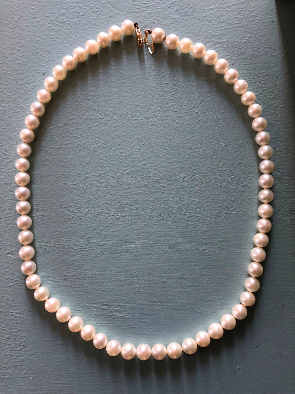 Stunning Pearl Necklace in Jewellery & Watches in Ottawa