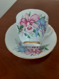 Royal Grafton Bone China England 1950's Tea Cup