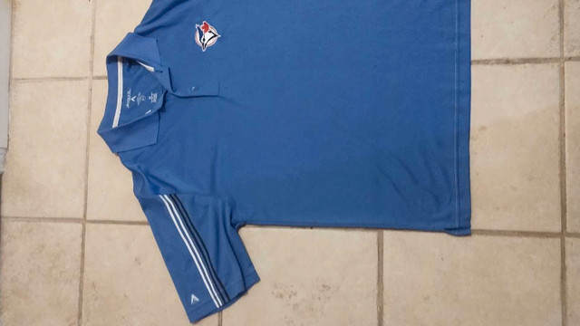 BLUE JAYS GOLF SHIRT SIZE M in Golf in Markham / York Region - Image 3