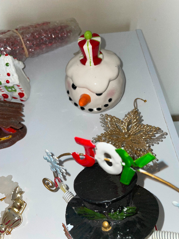 Large lot of different Christmas ornaments $10 for the lot in Holiday, Event & Seasonal in Bedford - Image 4