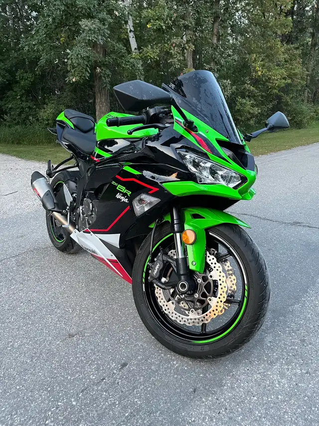 2021 Kawasaki Ninja ZX6R in Sport Bikes in Winnipeg - Image 3