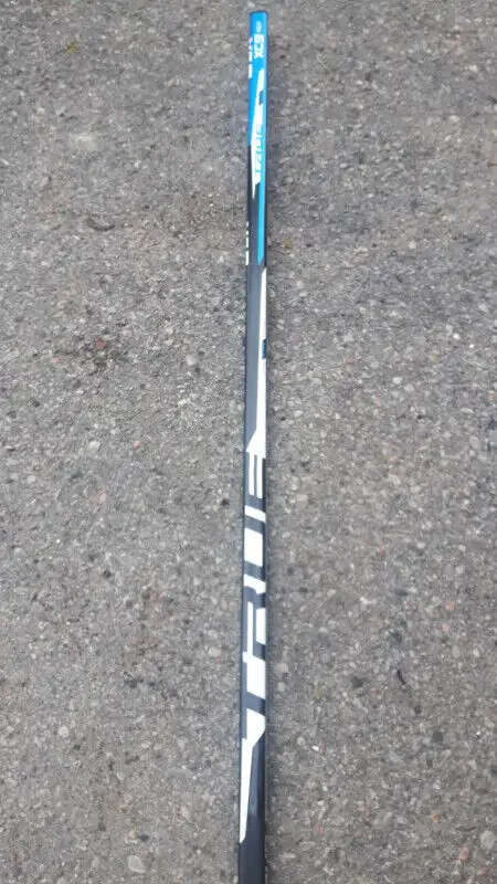 Mitch Marner True Carbon Fibre Hockey Stick in Hockey in Oshawa / Durham Region - Image 6