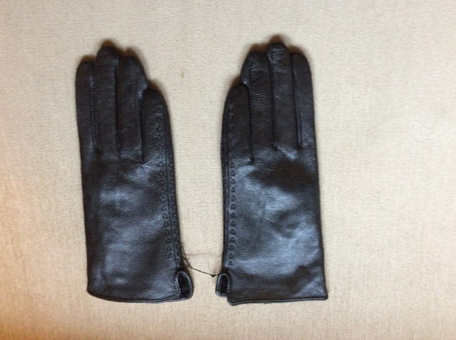 Leather Gloves in Women's - Other in Winnipeg