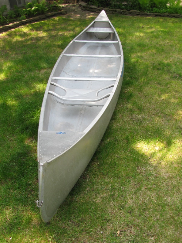 GRUMAN ALUMINUM 17Ft CANOE Canoes, Kayaks & Paddles City of Toronto