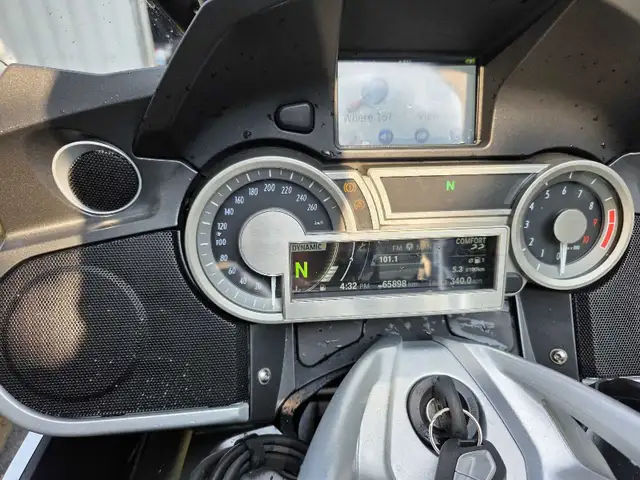 2011 Bmw  K1600gtl in Sport Touring in Ottawa - Image 4