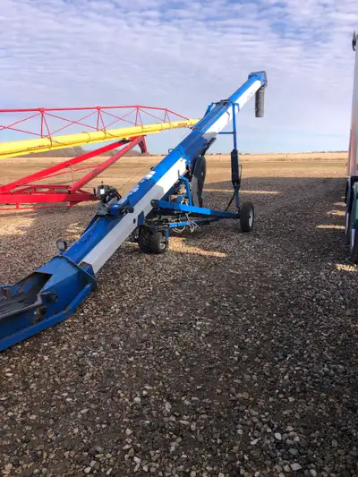 2010 Brandt conveyor 1545 New conveyor belt New tires Efi engine