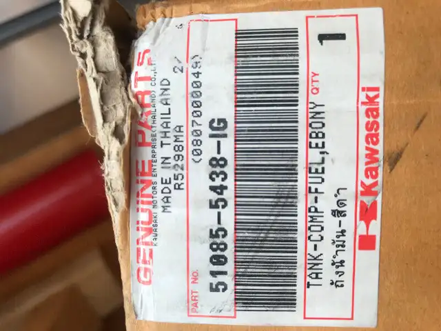 NEW Kawasaki Fuel Tank EX 250 Ninja R 08-12 oem 510865475151 in Other in Barrie - Image 8