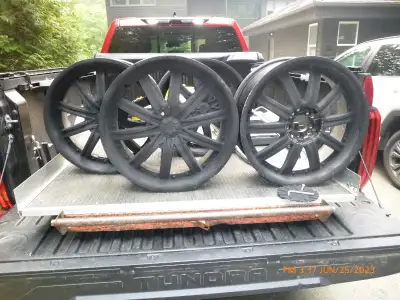 QUANTITY 4. EXCELLENT USED 18 X 7.5 OFFERING 2 SIZE OF HUB STUDS. 1) 5 X 4.25 (108MM) 2) 5 X 3.75 (9...