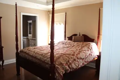 Set de chambre complet en bois massif, View more