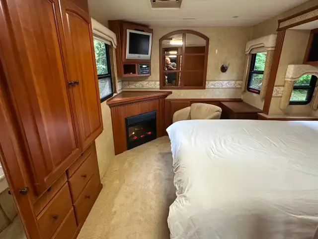 Class A motorhome 2008 in RVs & Motorhomes in Delta/Surrey/Langley - Image 8