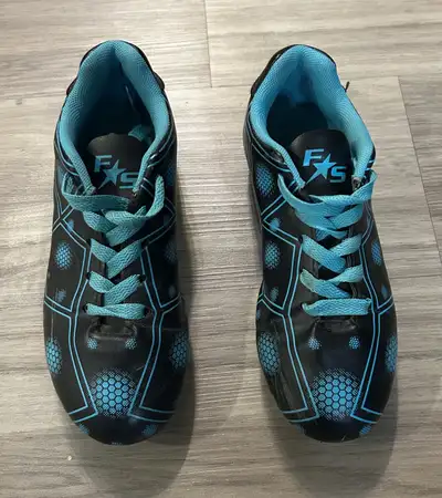 soulier de soccer enfant Gr. 2, View more