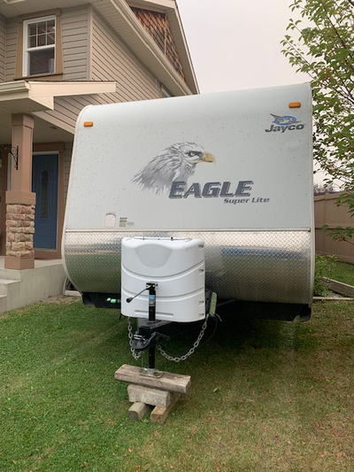Jayco Eagle Super Lite 304BHK featuring 4 rear bunkbeds, an exterior kitchen and an outside shower....
