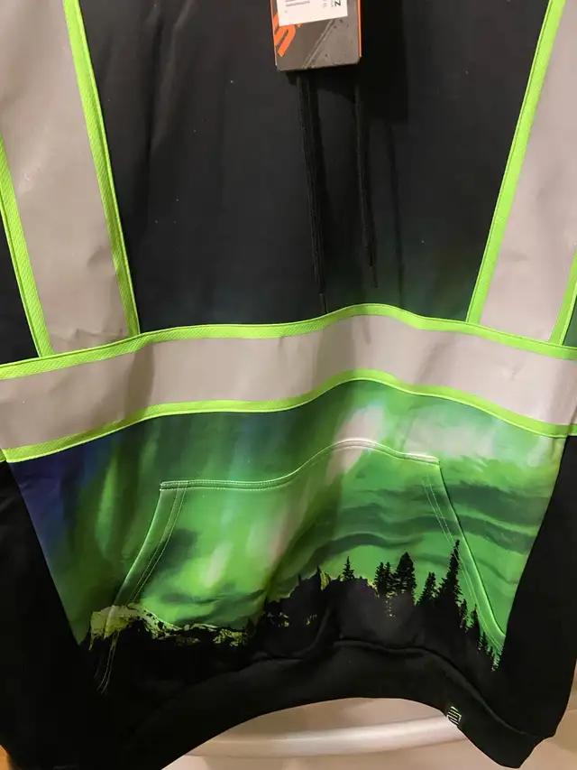 SafetyShirtz High Visibility Hoodie Northern Lights Reflective in Men's in Oshawa / Durham Region - Image 3
