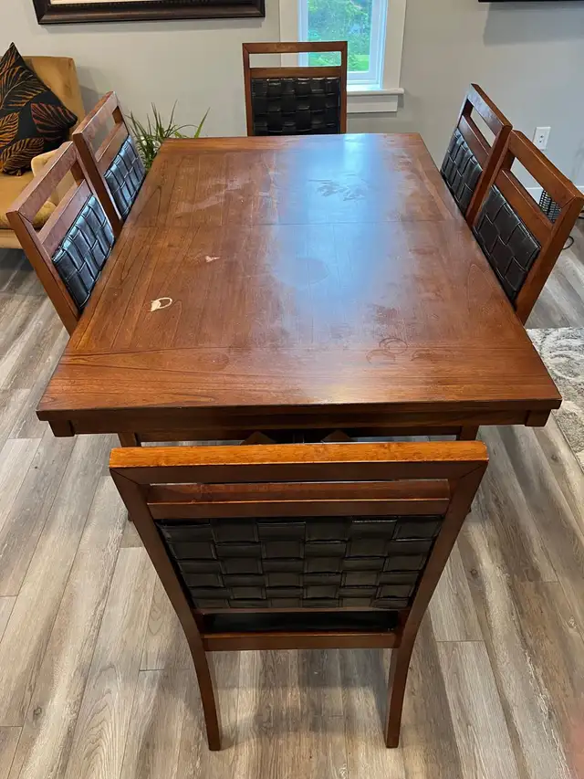 dinning table in Dining Tables & Sets in Bedford - Image 8