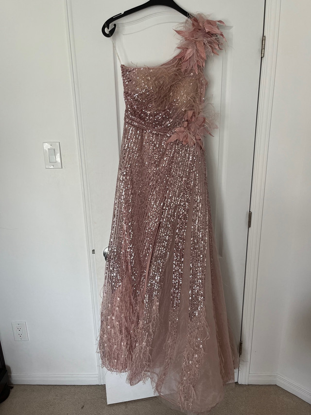 Rose gold prom dress/ evening gown  in Women's - Dresses & Skirts in Gatineau - Image 4