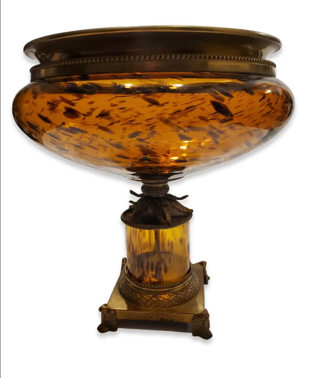 Large Bombay Company Amber glass and Brass Centerpiece in Arts & Collectibles in Oshawa / Durham Region - Image 2