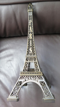 Superbe Tour Eiffel en métal