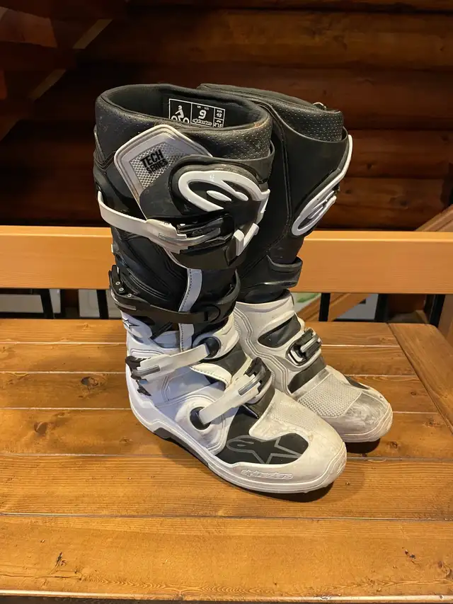 Alpinestars Tech 7 Motocross Boots Size 9 in Men's Shoes in Revelstoke - Image 3