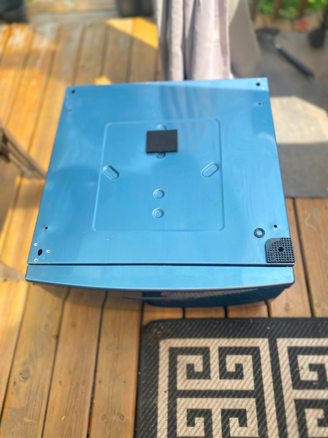 Blue washer/dryer pedestal in Washers & Dryers in Oakville / Halton Region - Image 2