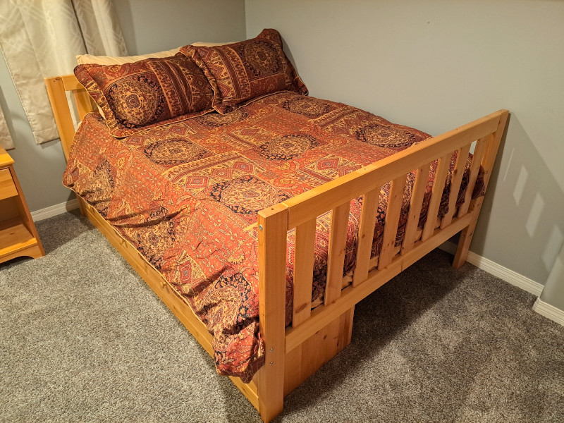 Solid Wood Double/Twin Bunk Bed with Mattresses Beds & Mattresses