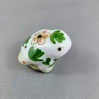 Figurine Frog With Flowers Small