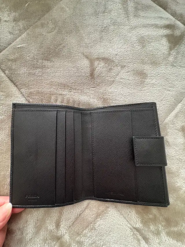 Authenic Prada Wallet  in Women's - Bags & Wallets in Ottawa - Image 3