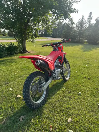 Mint dirtbikes, it’s a 2025 Crf 250f with 100 hrs on it it has never been raced or beat on its alway...