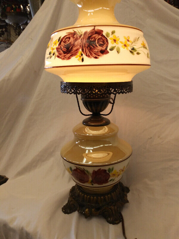 1 belles lampe peint a la main dans Éclairage intérieur et plafonniers  à Longueuil/Rive Sud - Image 2
