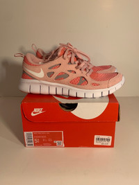 Nike Free Run 2 Pink Salt GS Size 5.5Y Youth Sneakers