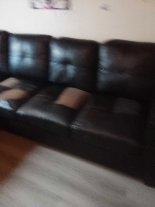 STILL GOOD SECTION COUCH  in Couches & Futons in City of Halifax - Image 3