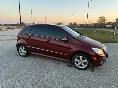 Needs clutch replacement could be used for parts or fix upper low km’s only 165.000 . Firm $1000.