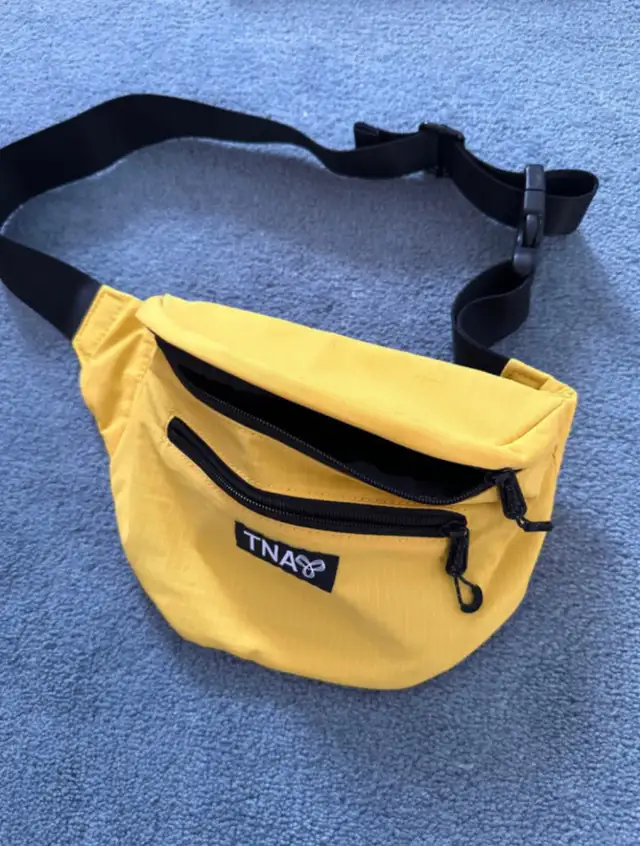 Aritzia Tna Clothes and Accessories in Women's - Tops & Outerwear in Edmonton - Image 4