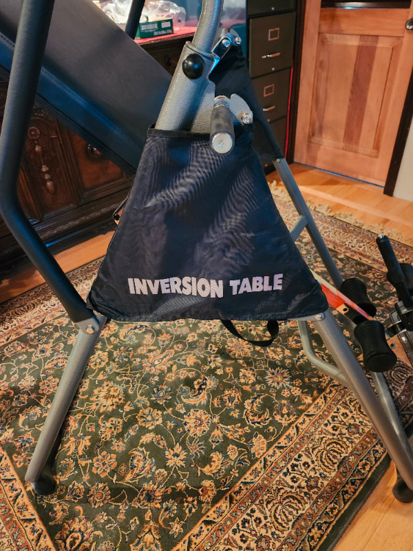 Table inversion Life Gear - memory foam dans Appareils d'exercice domestique  à Granby - Image 4