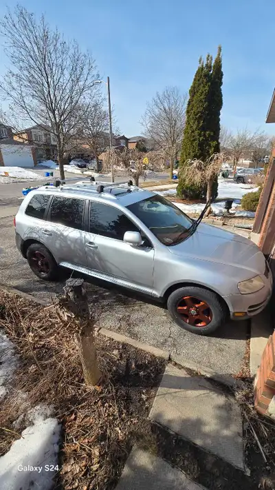 VW Touareg for sale it's vr6 gas 3.6fsi, very well maintained, owner since 2017, was maintained at v...
