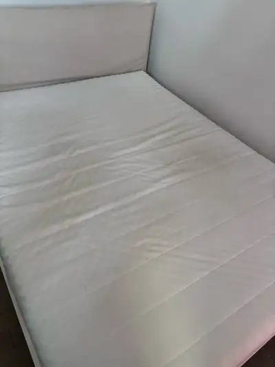 sommier et matelas queen, View more