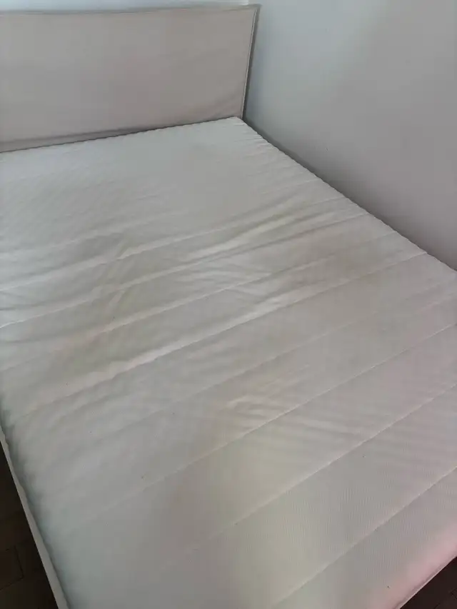 sommier et matelas queen in Bedding in City of Montréal - Image 2