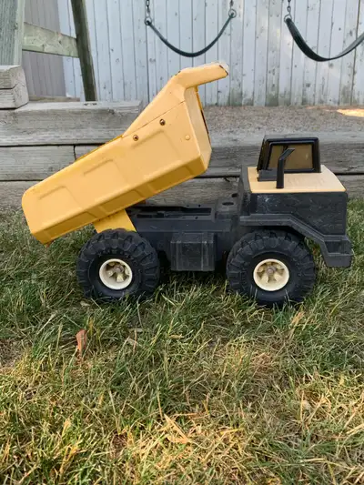 Vintage Metal Tonka Dump Truck. In good used condition, Asking $10. Cash only please, curbside picku...