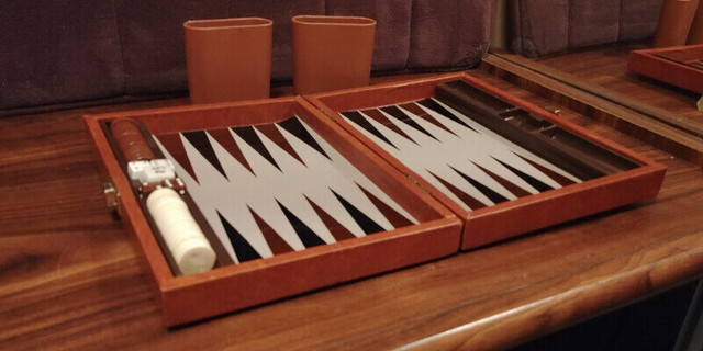 Jeu de Backgammon de Voyage dans Jouets et jeux  à Longueuil/Rive Sud - Image 4