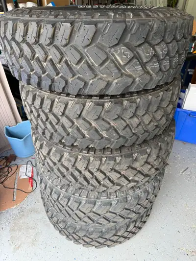 Firestone Destination MT2, 5 tires, 1 is brand new, 2 have about 2000 km on them the last two are us...