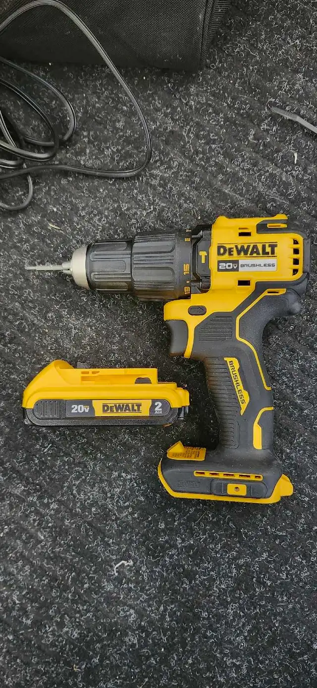 dewalt drill in Hand Tools in Calgary - Image 4