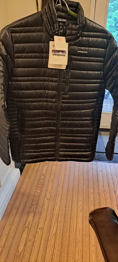 XS MEN's Patagonia Ultralight Down M, View more