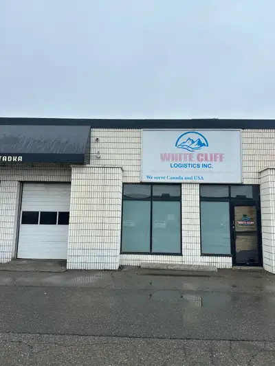 Looking for a functional and accessible space to grow your business? This versatile industrial unit...